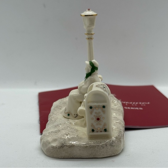 LENOX MISTLETOE PARK CHESTNUT SELLER & PARK BENCH - Picture 7 of 15